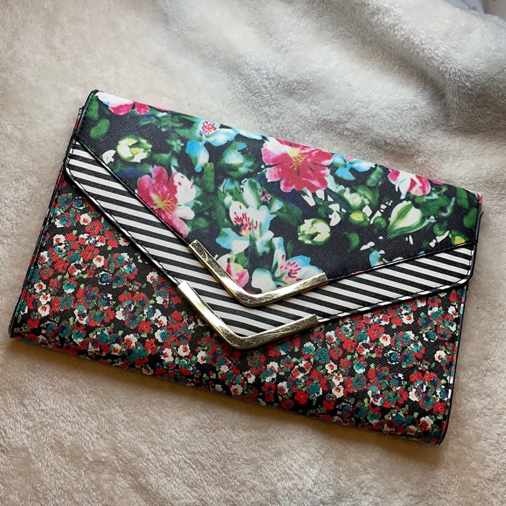 Aldo Clutch
